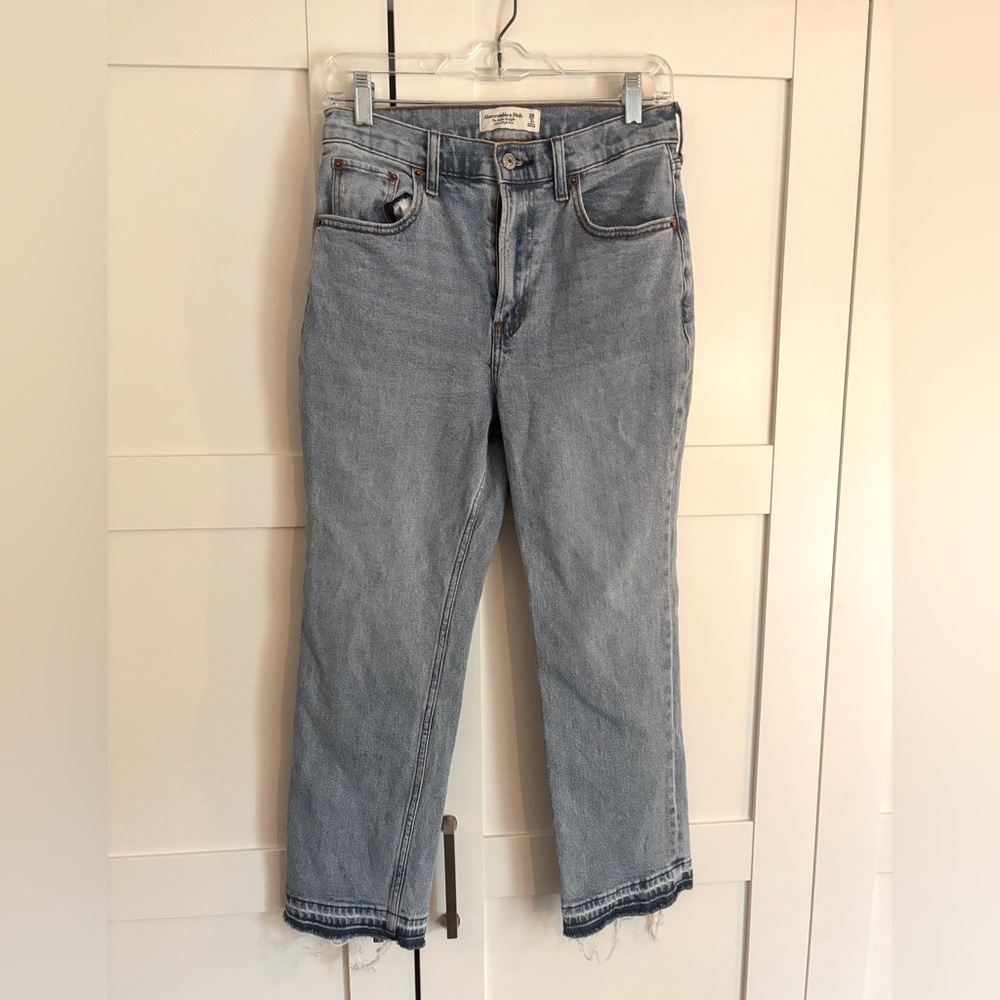Abercrombie And Fitch The Ankle Straight Jeans Ultra High Rise size 2 short